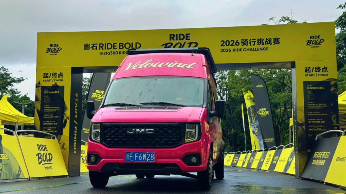 100 Riders Take on Tour de France Champion Pogačar